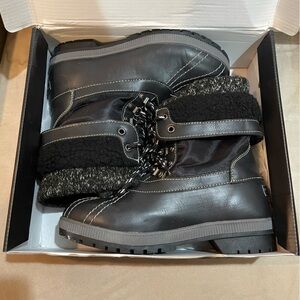 London Fog Black Boots
